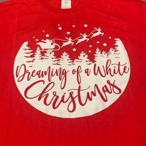 Christmas “Dreaming of a White Christmas” Tee, EUC, Size Medium